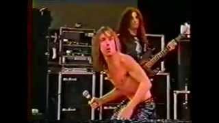 Iggy Pop-Down on the street (live)