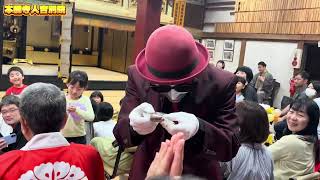ナニコレ？劇団　本堂の中でパフォーマンス！？
