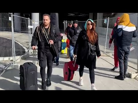 OTEČENA I BEZ ŠMINKE Sanja Vučić neraspoložena stigla na AERODROM, u ovom izdanju je ne viđamo često