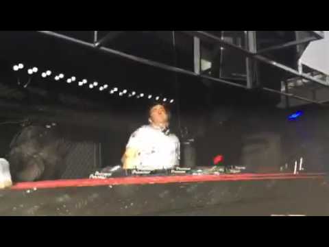 Lee Foss Live - Reverse Skydiving