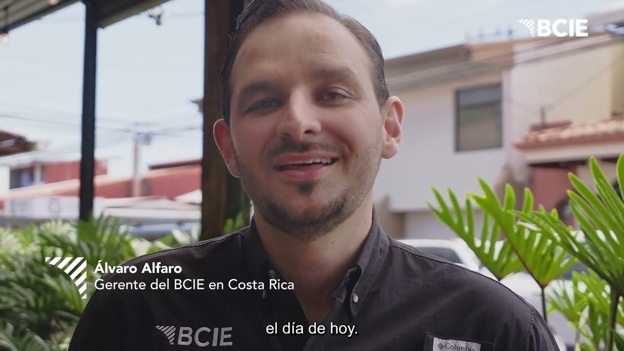 Costa Rica - Firma de la ley para la ampliación del Corredor Vial San José – San Ramón
