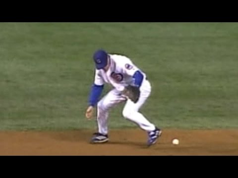 2003 NLCS Gm 6: Gonzalez's error opens the door