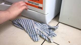 Cleaning the lint filter on a Hotpoint WMFUG 942 9Kg 1400rpm washing machine for the first time!!
