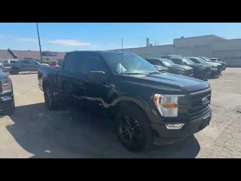 2022 Ford F-150 XLT 4WD SuperCrew 5.5' Box in Black for sale at Kitchener Chrysler Dodge Jeep Ram in Kitchener, ON