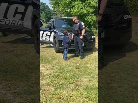Boy with dreams of becoming police officer gets epic surprise from local cops ❤️❤️