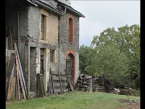 Pregar dins l'ostal