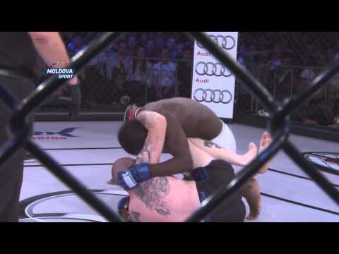 WWFC "Cage Encounter": Mark Platts vs Kevin Petshi