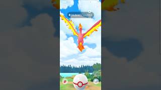 Pokémon GO - Catching a Shiny Moltres
