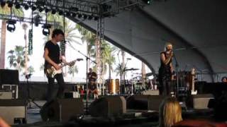 The Raveonettes — Bowels Of The Beast (Live At Coachella 2010)
