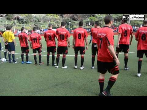 17-01-16  CD  MENSAJERO - FUENLABRADA - LOS JUGADORES DEL CD  MENSAJERO SALTAN AL TERRENO DE JUEGO