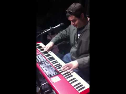 Keyboard Shed-Matt Slocum @ Leeboys Soundchk 2011