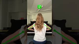 Who has the wrong posture…? #piano #pianolessons #learningpiano #pianomasterclass #writemusic