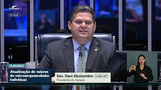 Davi anuncia para sexta a promulgação de PECs da 6x1 e dos agentes de saúde