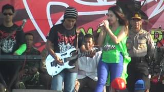 Download lagu Rena KDI - 3 Hari 3 Malam, Monata Live in Ima'an 2014 (Netral) mp3 Download lagu Rena KDI - 3 Hari 3 Malam, Monata Live in Ima'an 2014 (Netral) mp3
