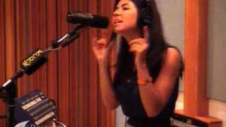 Marina and the Diamonds performing &quot;Hollywood&quot; on KCRW