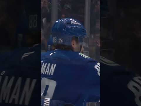 Check out THIS assist! 🍏🥵