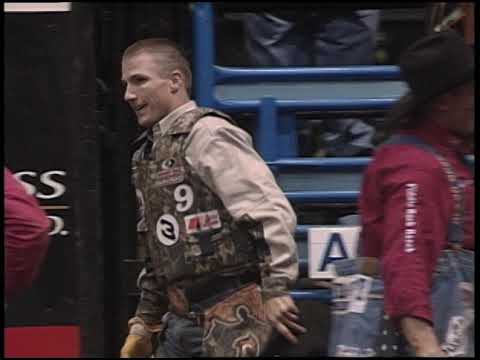 Showtime in Albuquerque! Justin McBride Rides Hollywood for 95.5 points in 2001