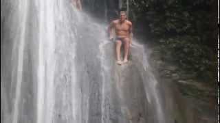 preview picture of video 'Jumping Gozalandia Waterfall'
