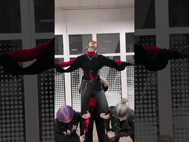 Vídeo relacionado con Camiseta TÉCNICA Franja Mangas Negra Exo KPOP Chicos 2025 discografia Monster Gira Mundial Tshirt