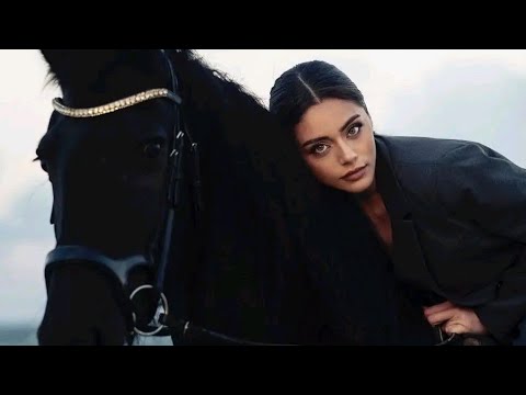 SILA TURKOGLU JE GLUMICA O KOJOJ SE NAJVISE - PRICA O NJENOM IZGLEDU!