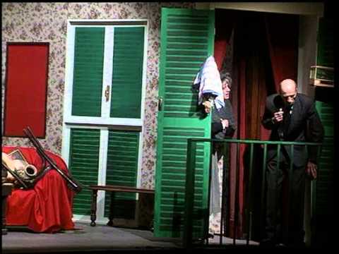 Ma chi m'o ffa fa in Questi fantasmi.mpg