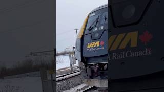 VIA カナダの列車に乗ってケベックからモントリオールへ３時間で到着🇨🇦#カナダ旅行 #バンクーバー生活 #列車旅