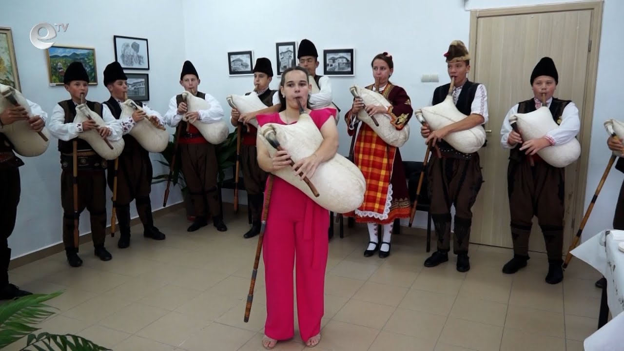 Млада художничка от Смолян откри втора самостоятелна изложба