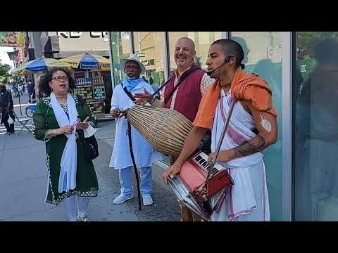 Dylan Chants Hare Krishna at Albee Square in Brooklyn
