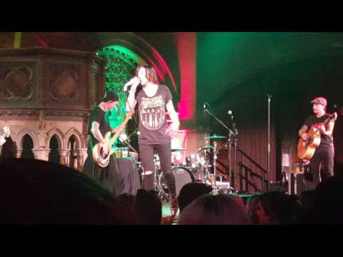Sleeping With Sirens - Santeria (live at Union Chapel Islington 25/08/2016)