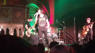 Sleeping With Sirens - Santeria (live at Union Chapel Islington 25/08/2016)