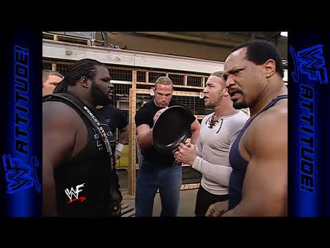 Mark Henry bends a frying pan | SmackDown! (2002)
