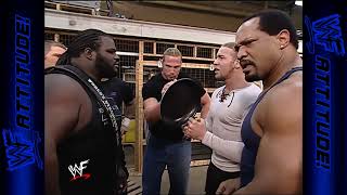 Mark Henry bends a frying pan | SmackDown! (2002)