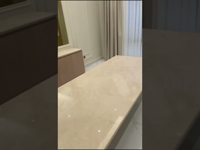 سفرة رخام طبيعي تتسع 14 شخص