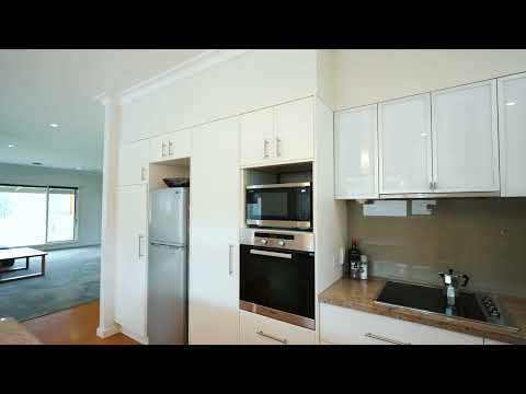 13 CAMP STREET, Carisbrook, VIC 3464, 4 rūma, 2 rūma horoi, House