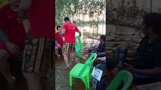 Download lagu LAGI MAU SANTAI BARENG DI KERJAIN TEMEN PAKAI KURSI PATAH ANJIRRR😏 mp3 Download lagu LAGI MAU SANTAI BARENG DI KERJAIN TEMEN PAKAI KURSI PATAH ANJIRRR😏 mp3