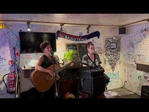 Sheliyah Masry & Ida Lou at Tata Monique in Paris performing Wicked Game by Chris Isaak