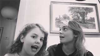 Coeur de Pirate reprend &quot;Shallow&quot; avec sa fille Romy