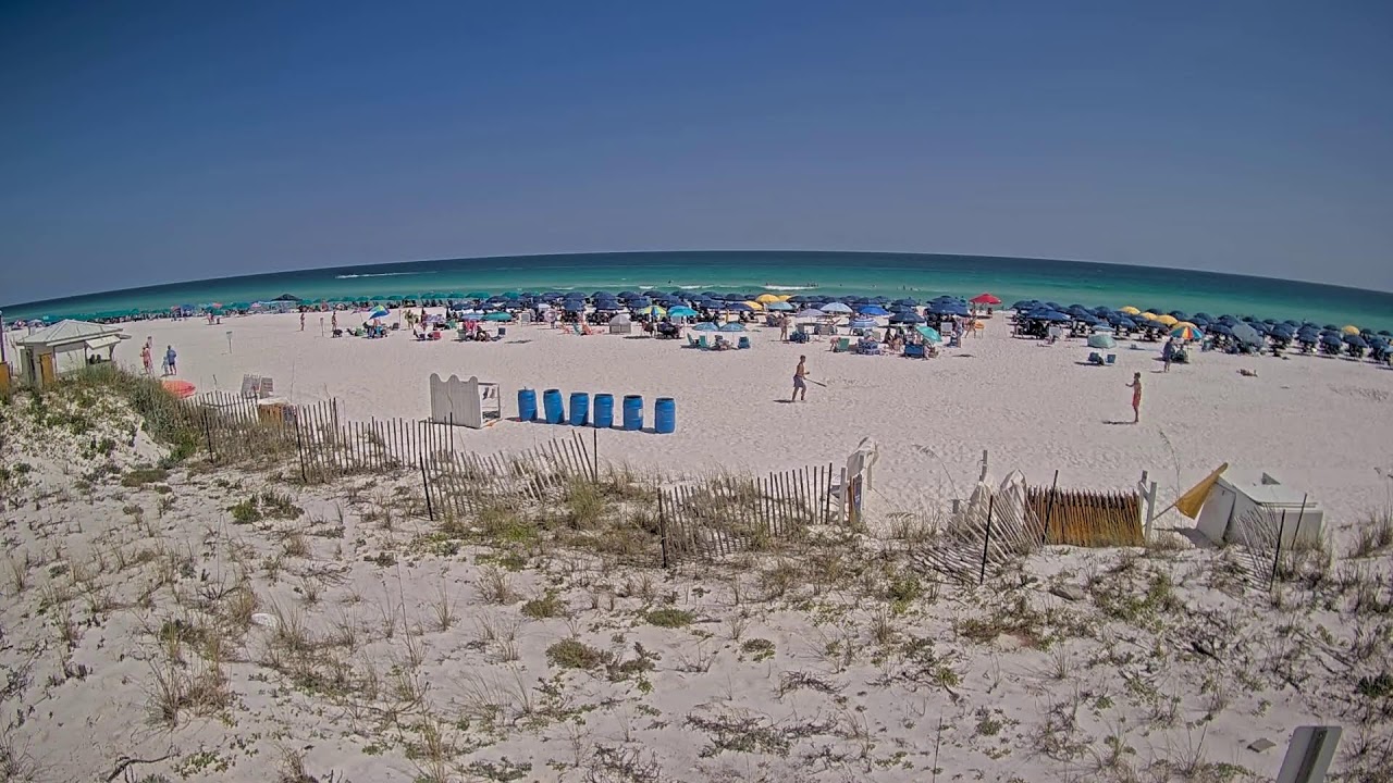 Live webcam view of Cámara del Pelican Beach Resort