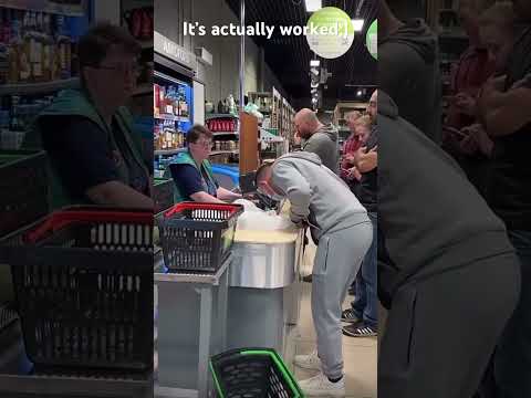 Best way to use a credit card#facemask #creditcard #payment #paybycard