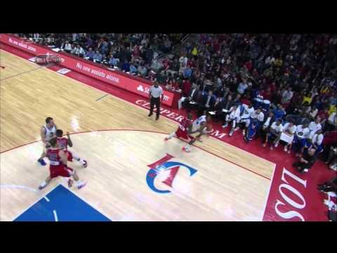 Andre Iguodala's big dunk on Christmas