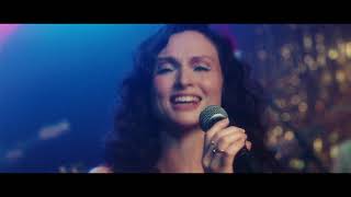 Musik-Video-Miniaturansicht zu While You're Still Young Songtext von Sophie Ellis-Bextor & The Feeling