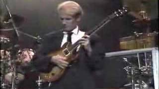 Level 42 - Heaven In My Hands (Live)