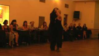 Hélèn la Vikinga y Alejandro Andrián