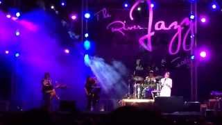 Fall in love - Koini Ochite by Olivia Ong Live at The River Jazz Bangkok 30 Nov 2013