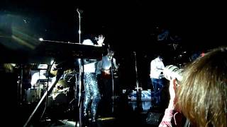 Blonde Redhead - Not getting there