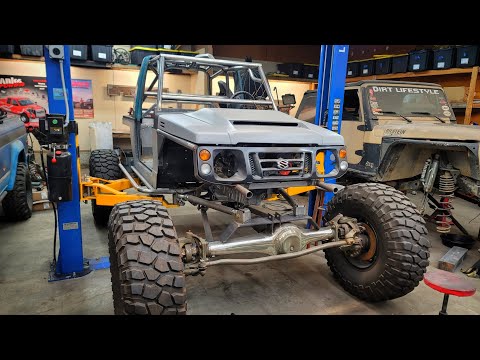 Ultimate Suzuki Samurai Build Episode 9. Imported Hood Showed Up!