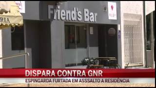 preview picture of video 'Jovem dispara contra carro da GNR em Albergaria-a-Velha - Aveiro.'
