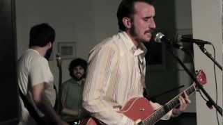 Pablo Und Destruktion "Pierde los dientes España" (Directo)