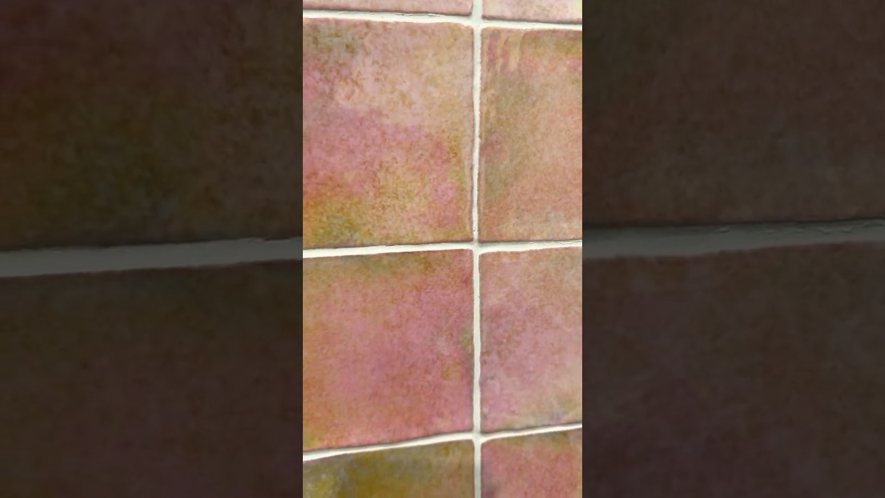 Kwadratowe płytki różowe, holograficzne