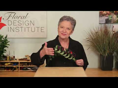 The Zig Zag Loop by Leanne Kessler AIFD, The Floral Design Institute, Portland OR